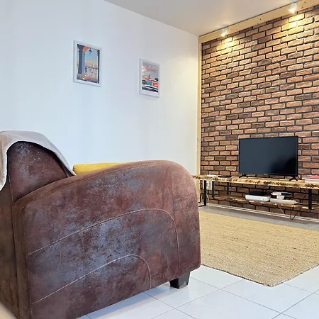 Apartmán In With Private Parking Toulouse