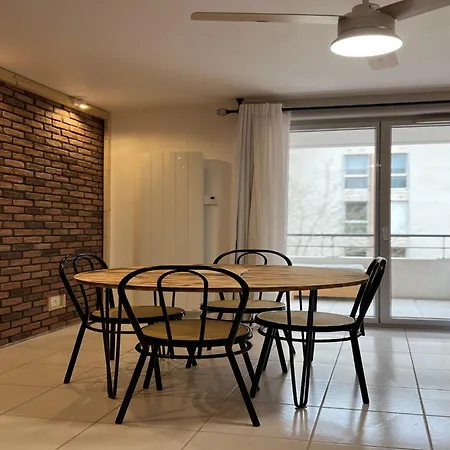 Apartmán In With Private Parking *